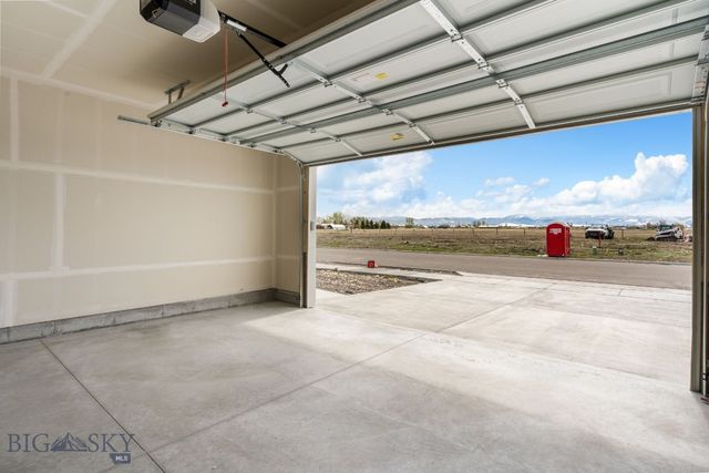 713 Spaniel Lane, Belgrade, MT 59714