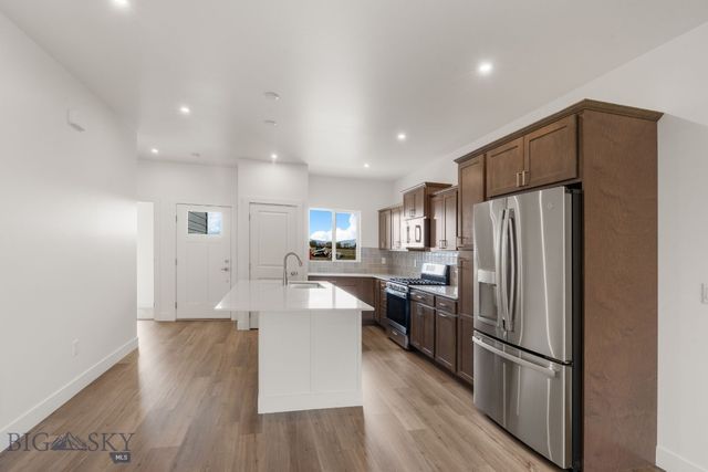 713 Spaniel Lane, Belgrade, MT 59714