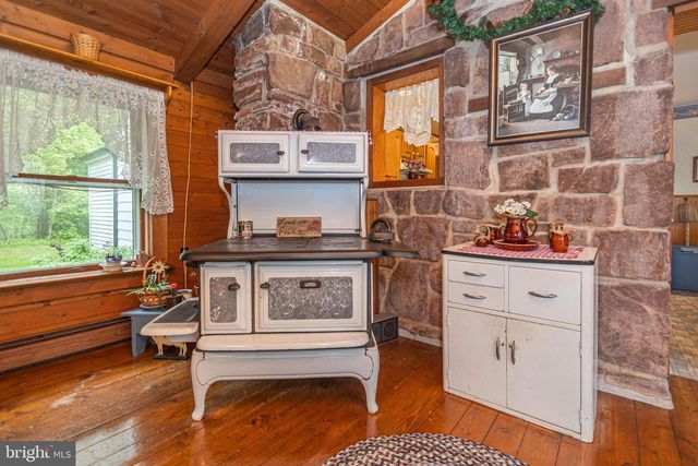 21 HAFLER RD, Sellersville, PA 18960