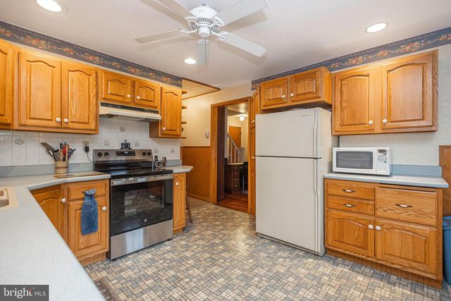 21 HAFLER RD, Sellersville, PA 18960