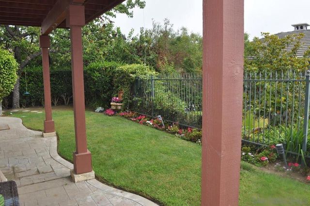 6135 Glenchester Row, La Jolla, CA 92037