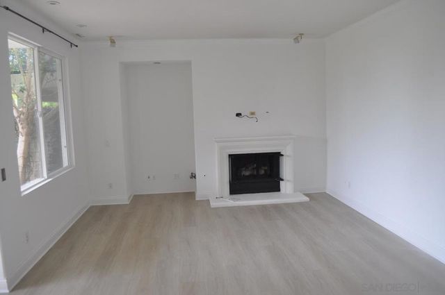 6135 Glenchester Row, La Jolla, CA 92037