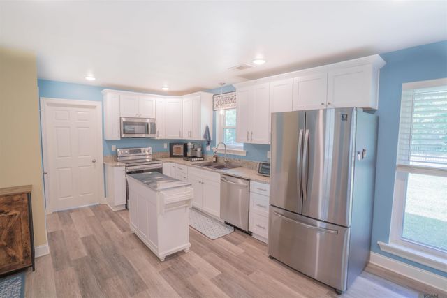 18122 Sharon Dr, Ponchatoula, LA 70454