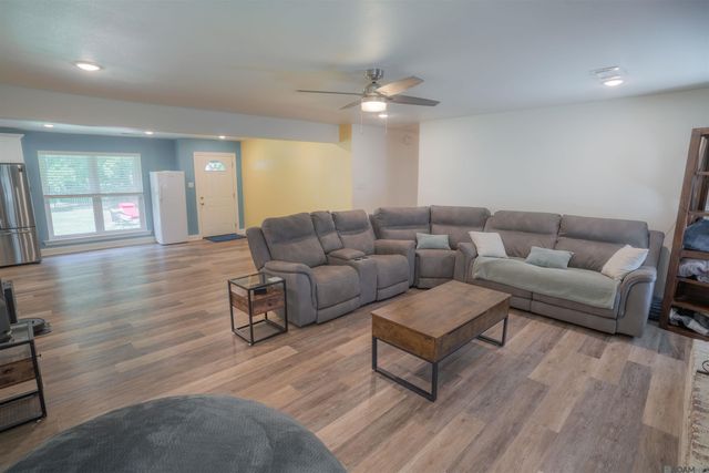 18122 Sharon Dr, Ponchatoula, LA 70454