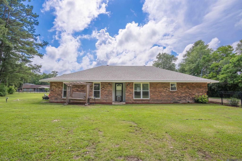 18122 Sharon Dr, Ponchatoula, LA 70454