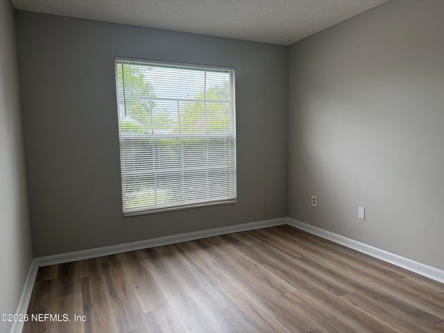 8672 HAMMONDWOOD Road S, Jacksonville, FL 32221