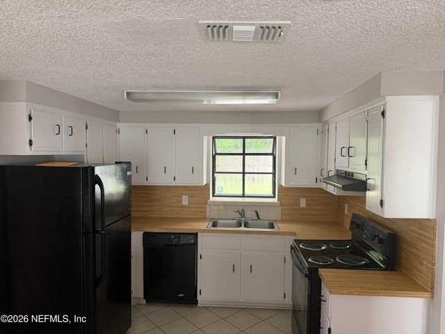 8672 HAMMONDWOOD Road S, Jacksonville, FL 32221