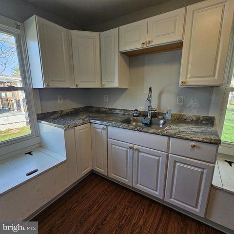 146 STATE CIR, Martinsburg, WV 25401