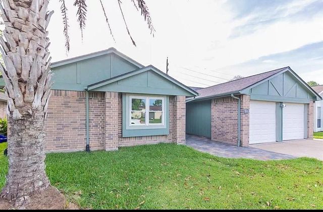 2135 Collingsfield Drive, Sugar Land, TX 77478
