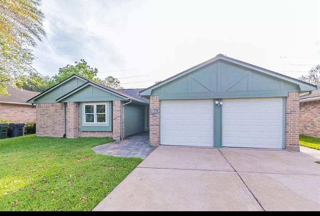 2135 Collingsfield Drive, Sugar Land, TX 77478