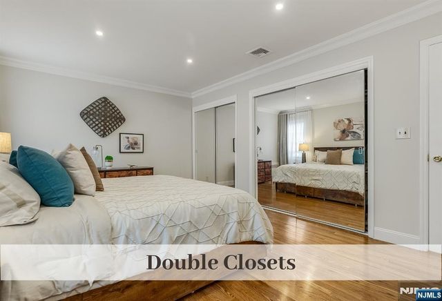 32 Brookside Drive, Upper Saddle River, NJ 07458