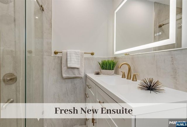 32 Brookside Drive, Upper Saddle River, NJ 07458