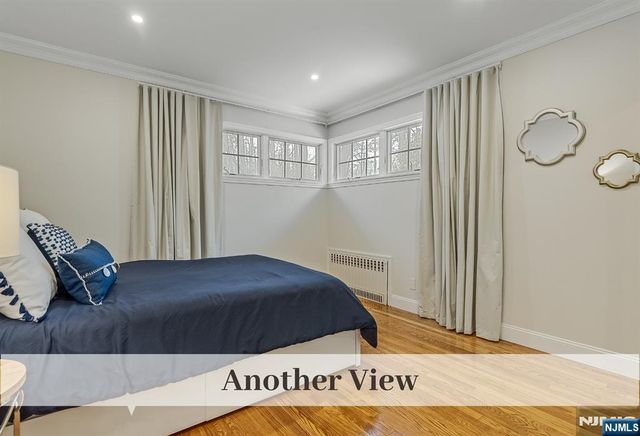 32 Brookside Drive, Upper Saddle River, NJ 07458