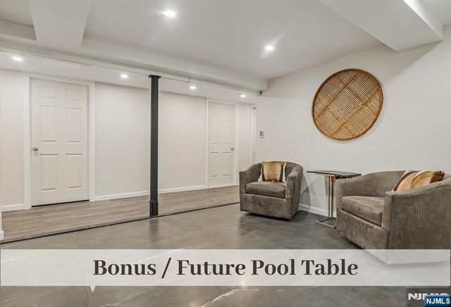 32 Brookside Drive, Upper Saddle River, NJ 07458