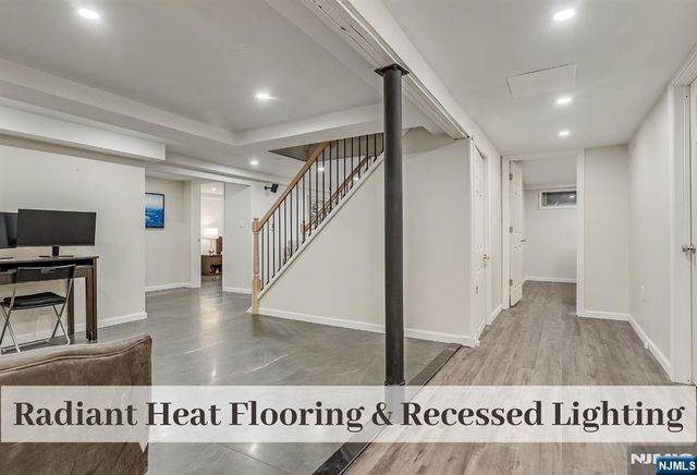 32 Brookside Drive, Upper Saddle River, NJ 07458