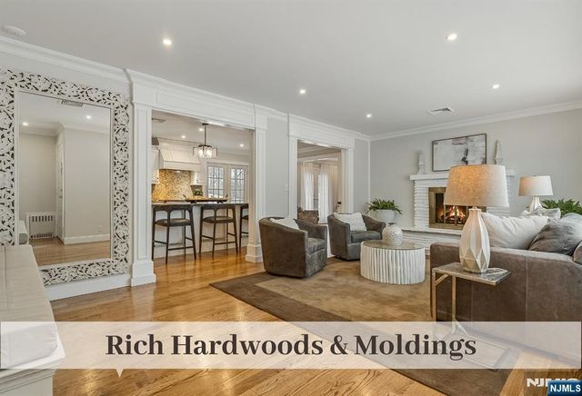 32 Brookside Drive, Upper Saddle River, NJ 07458