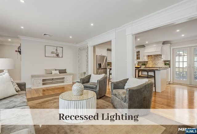 32 Brookside Drive, Upper Saddle River, NJ 07458