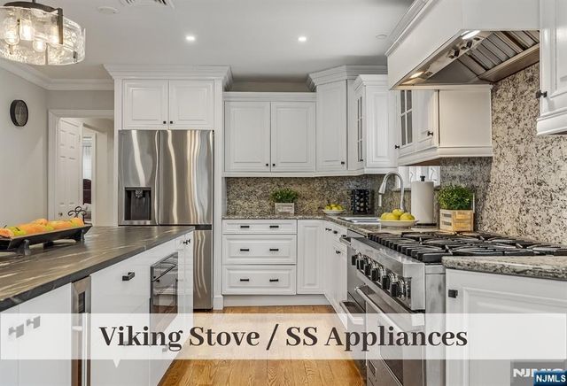 32 Brookside Drive, Upper Saddle River, NJ 07458