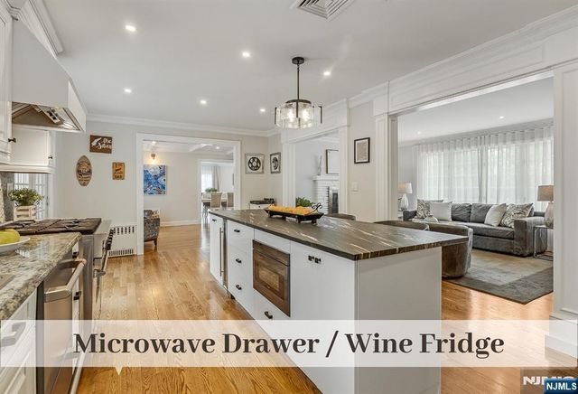 32 Brookside Drive, Upper Saddle River, NJ 07458