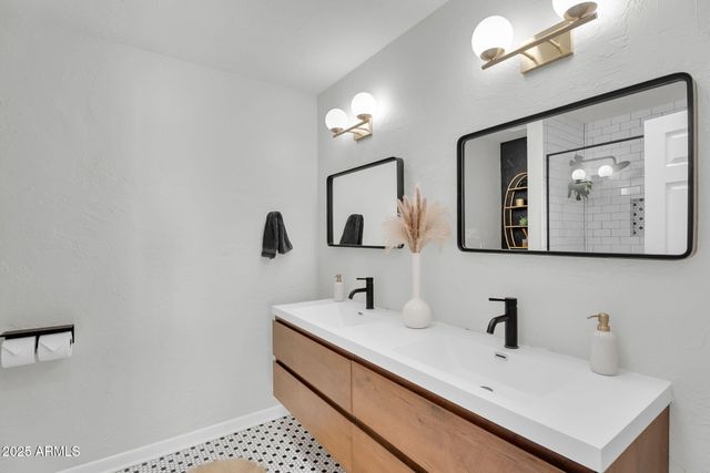 9626 N 27TH Street, Phoenix, AZ 85028