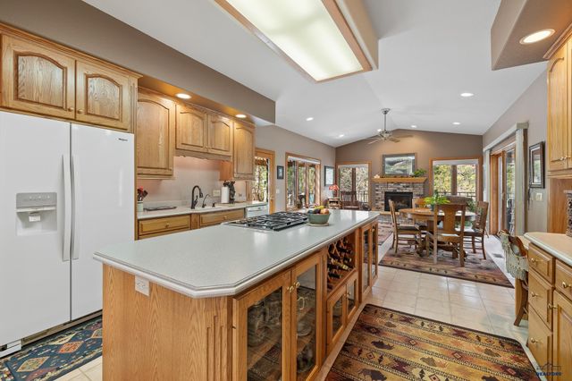 5400 PINEDALE CIR, Rapid City, SD 57702