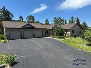 5400 PINEDALE CIR, Rapid City, SD 57702