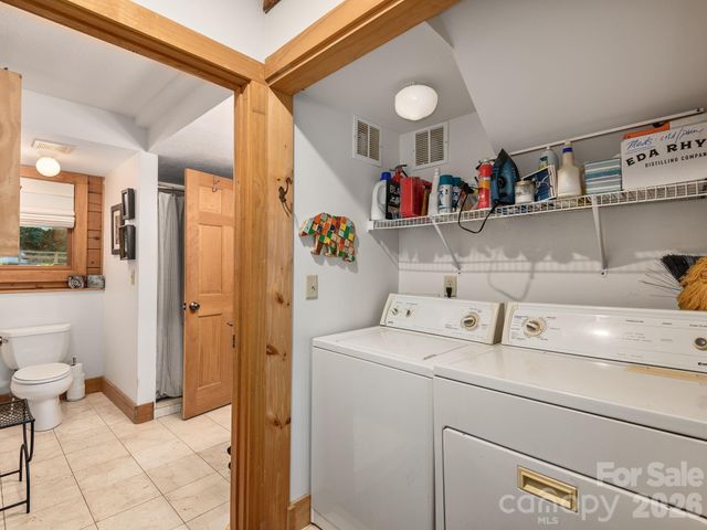 102 Carriage Drive, Fairview, NC 28730