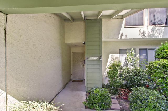 126 Touchstone Pl, West Sacramento, CA 95691