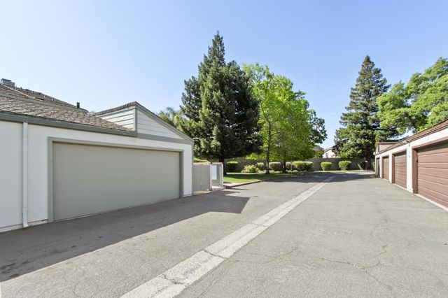 126 Touchstone Pl, West Sacramento, CA 95691