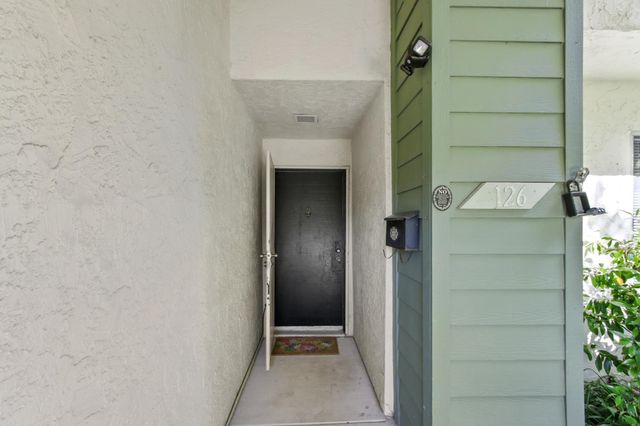 126 Touchstone Pl, West Sacramento, CA 95691