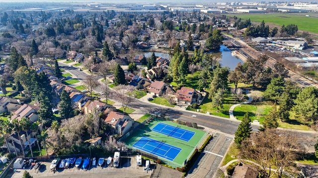 126 Touchstone Pl, West Sacramento, CA 95691