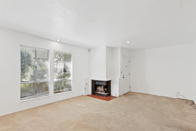 126 Touchstone Pl, West Sacramento, CA 95691