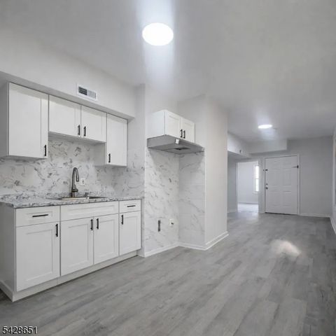 504 Bond St, Elizabeth City, NJ 07206