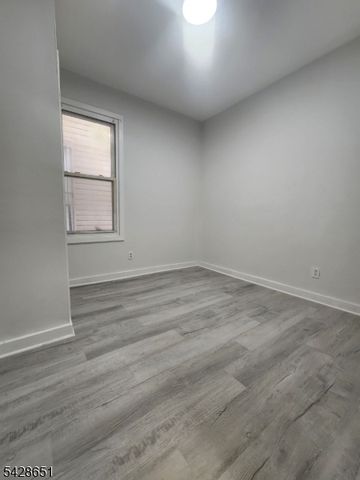504 Bond St, Elizabeth City, NJ 07206