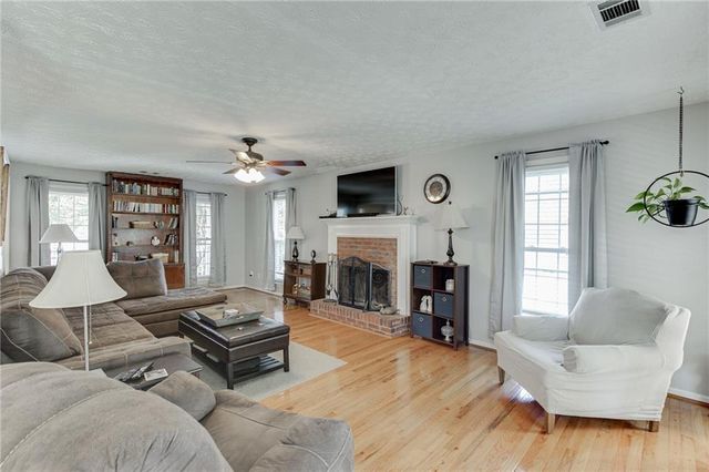 3220 Plantation Run Drive, Loganville, GA 30052