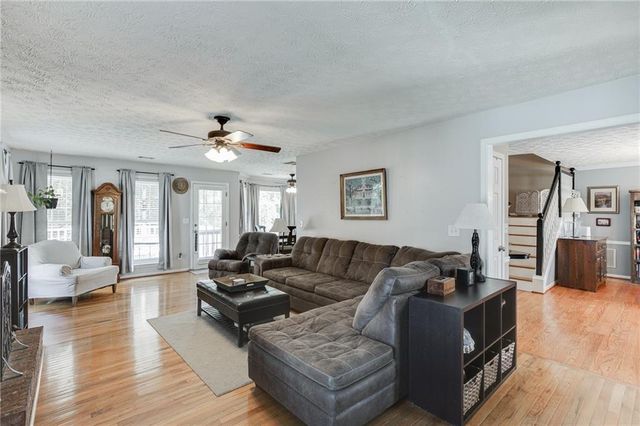 3220 Plantation Run Drive, Loganville, GA 30052