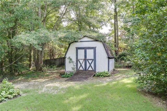 3220 Plantation Run Drive, Loganville, GA 30052