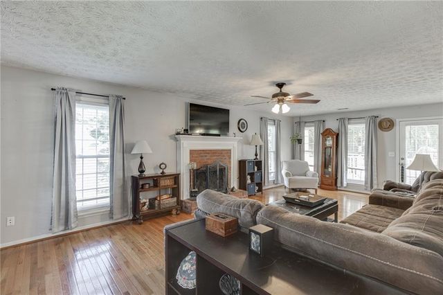 3220 Plantation Run Drive, Loganville, GA 30052