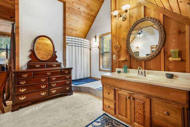 2875 Stage Coach Rd, Sewanee, TN 37375