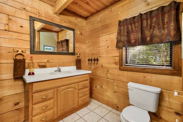 2875 Stage Coach Rd, Sewanee, TN 37375