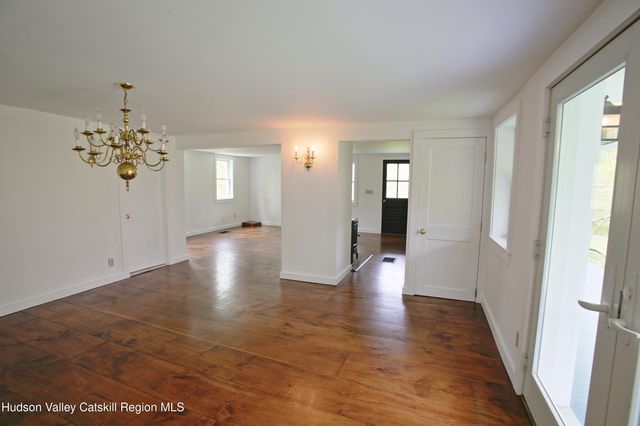 292 Mountain View Road, Rhinebeck, NY 12572