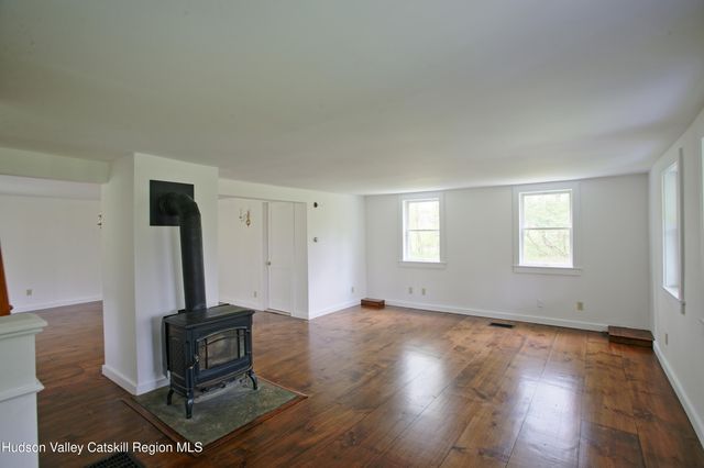 292 Mountain View Road, Rhinebeck, NY 12572
