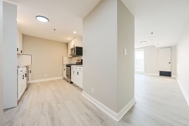 348 Rantoul Street 202, Beverly, MA 01915