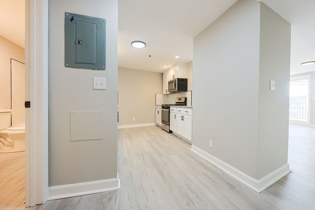 348 Rantoul Street 202, Beverly, MA 01915