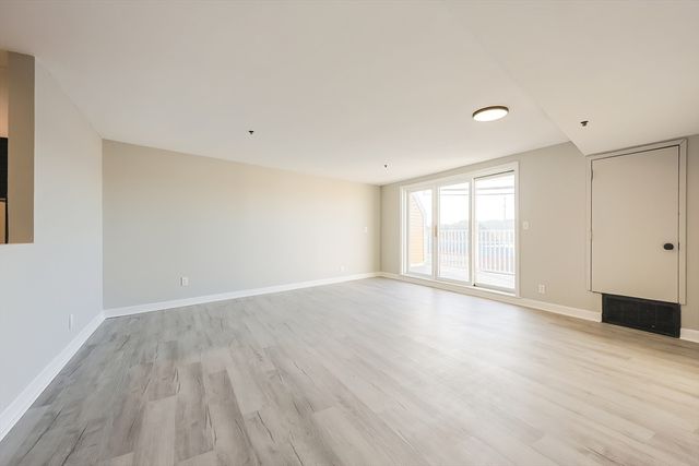 348 Rantoul Street 202, Beverly, MA 01915