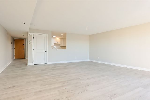 348 Rantoul Street 202, Beverly, MA 01915