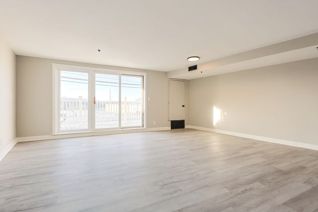 348 Rantoul Street 202, Beverly, MA 01915