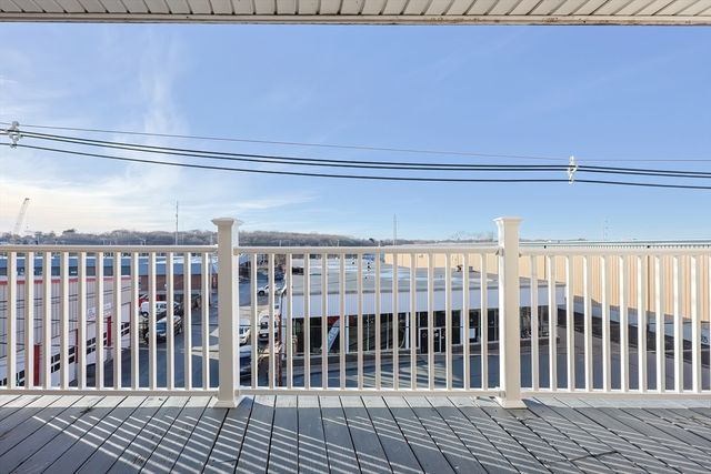 348 Rantoul Street 202, Beverly, MA 01915