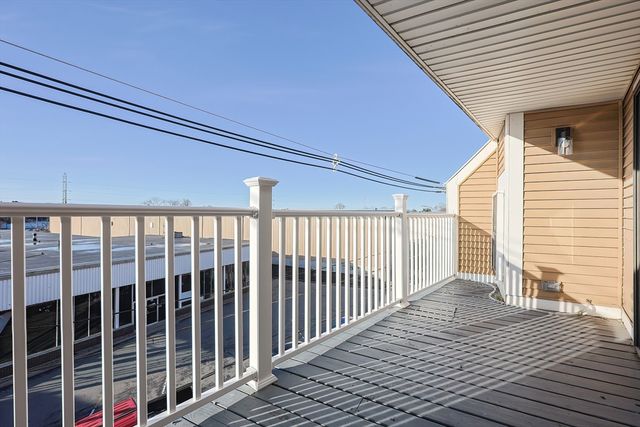 348 Rantoul Street 202, Beverly, MA 01915