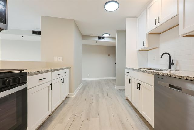 348 Rantoul Street 202, Beverly, MA 01915